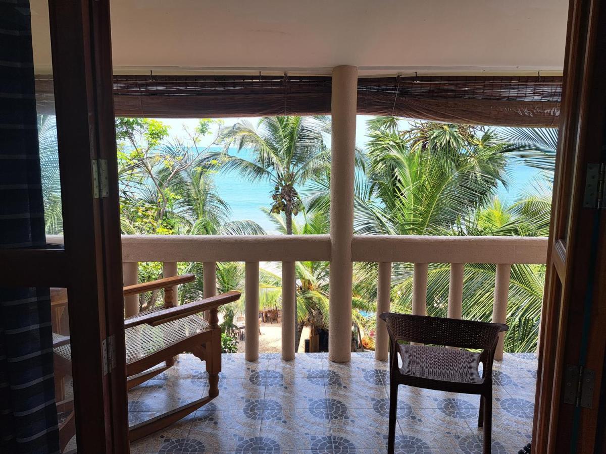 The Surf Access Guest House Аругам Бей Екстериор снимка