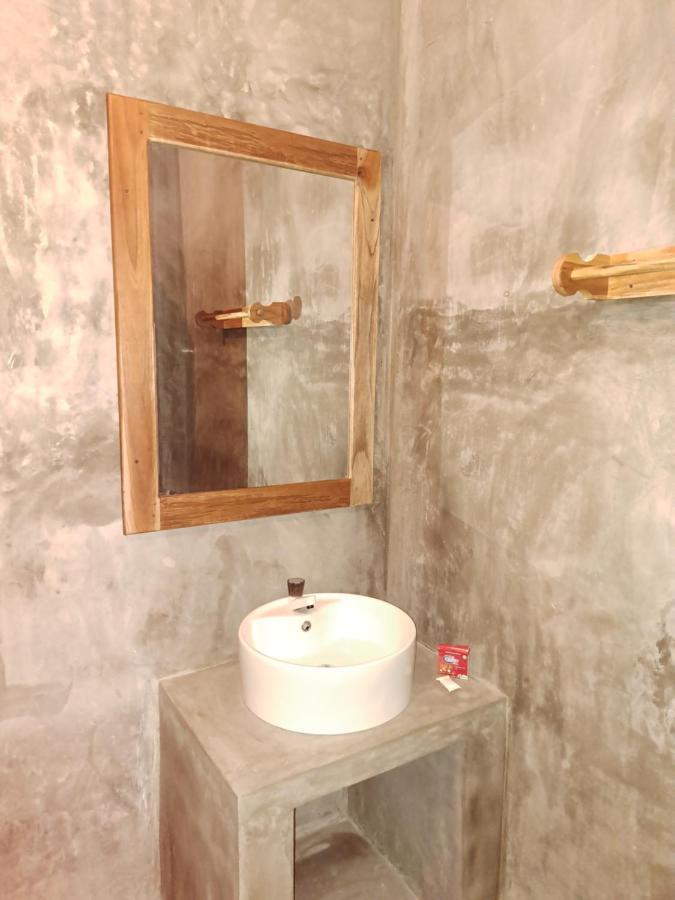 The Surf Access Guest House Аругам Бей Екстериор снимка