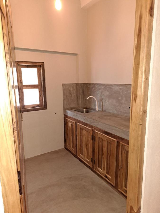 The Surf Access Guest House Аругам Бей Екстериор снимка