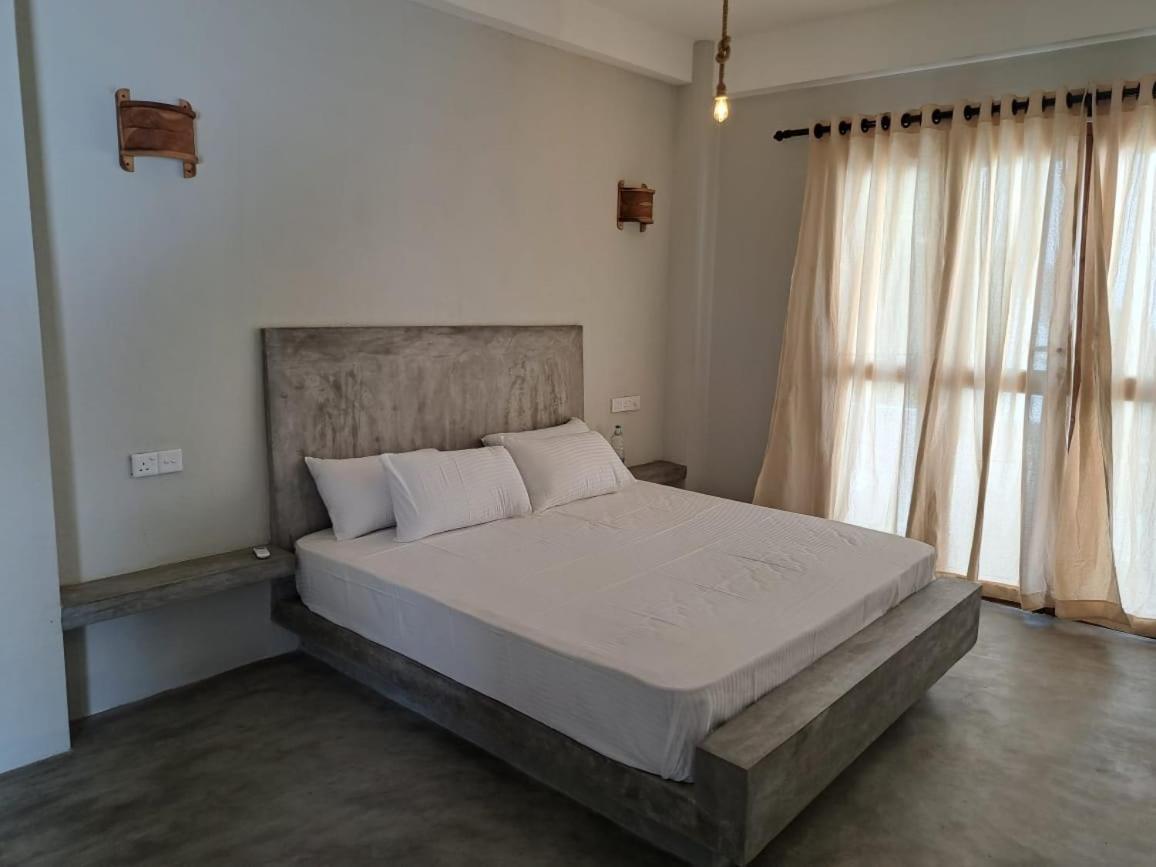 The Surf Access Guest House Аругам Бей Екстериор снимка