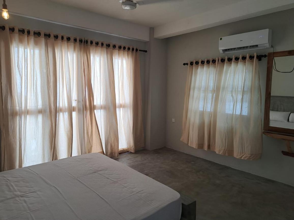 The Surf Access Guest House Аругам Бей Екстериор снимка