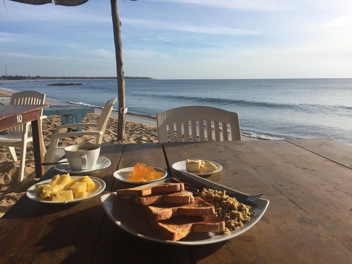 The Surf Access Guest House Аругам Бей Екстериор снимка