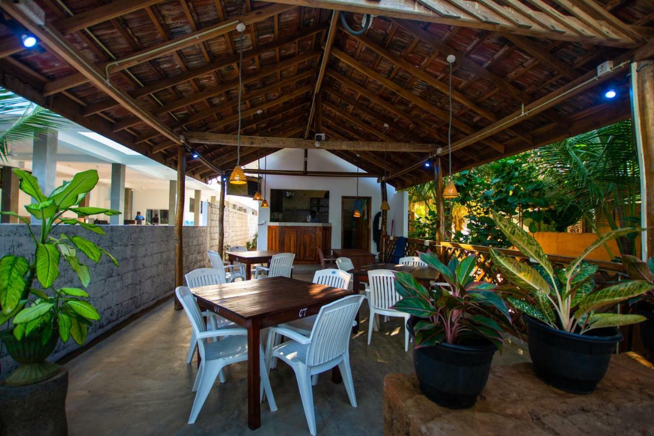 The Surf Access Guest House Аругам Бей Екстериор снимка