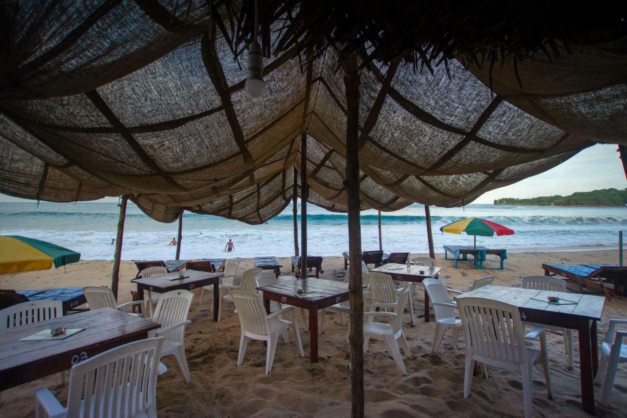 The Surf Access Guest House Аругам Бей Екстериор снимка