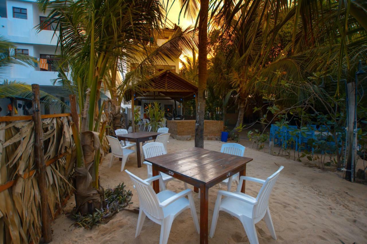 The Surf Access Guest House Аругам Бей Екстериор снимка