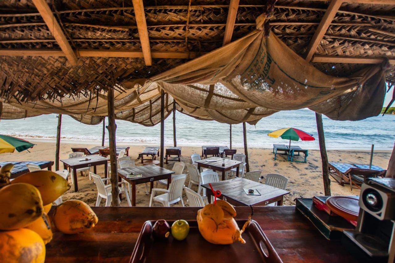 The Surf Access Guest House Аругам Бей Екстериор снимка
