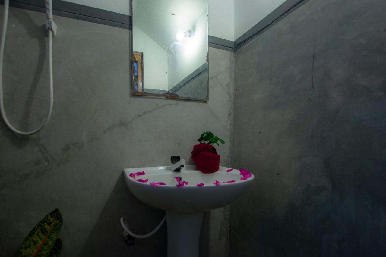 The Surf Access Guest House Аругам Бей Екстериор снимка