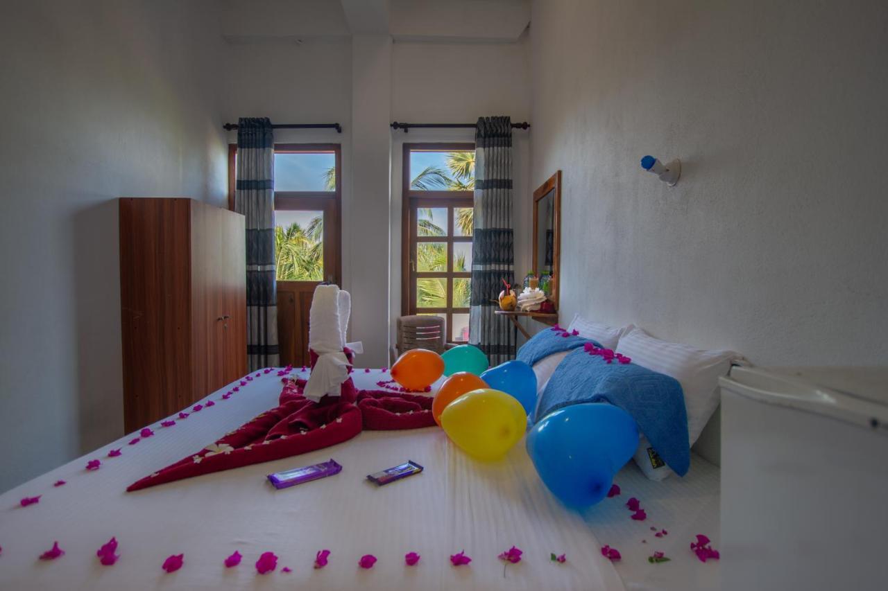 The Surf Access Guest House Аругам Бей Екстериор снимка